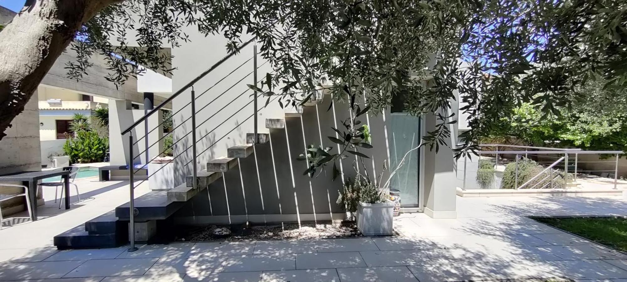 Bed and Breakfast Art House Quartu - Margine Rosso Quartu SantʼElena Exterior foto