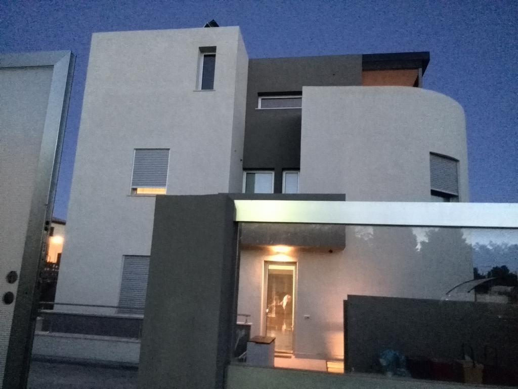 Bed and Breakfast Art House Quartu - Margine Rosso Quartu SantʼElena Zimmer foto