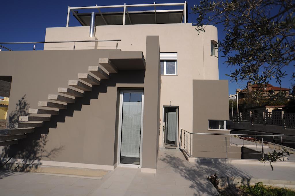 Bed and Breakfast Art House Quartu - Margine Rosso Quartu SantʼElena Exterior foto