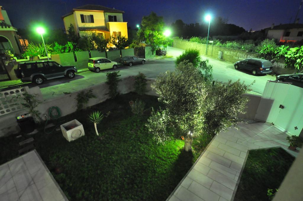 Bed and Breakfast Art House Quartu - Margine Rosso Quartu SantʼElena Exterior foto
